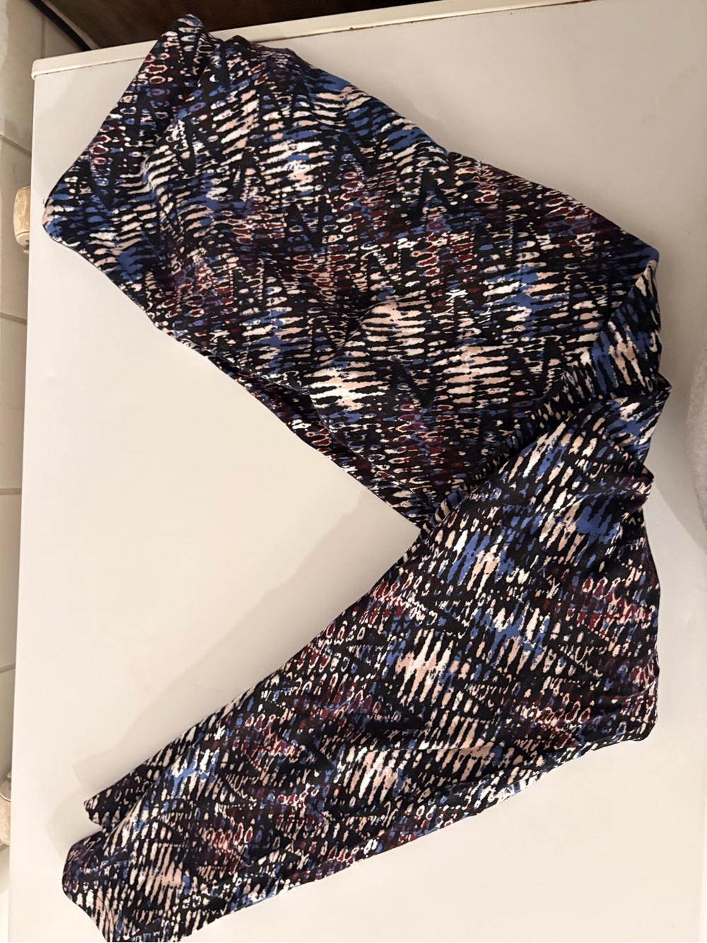 French Laundry Abstract Print Leggings in Blue, Black, Cream